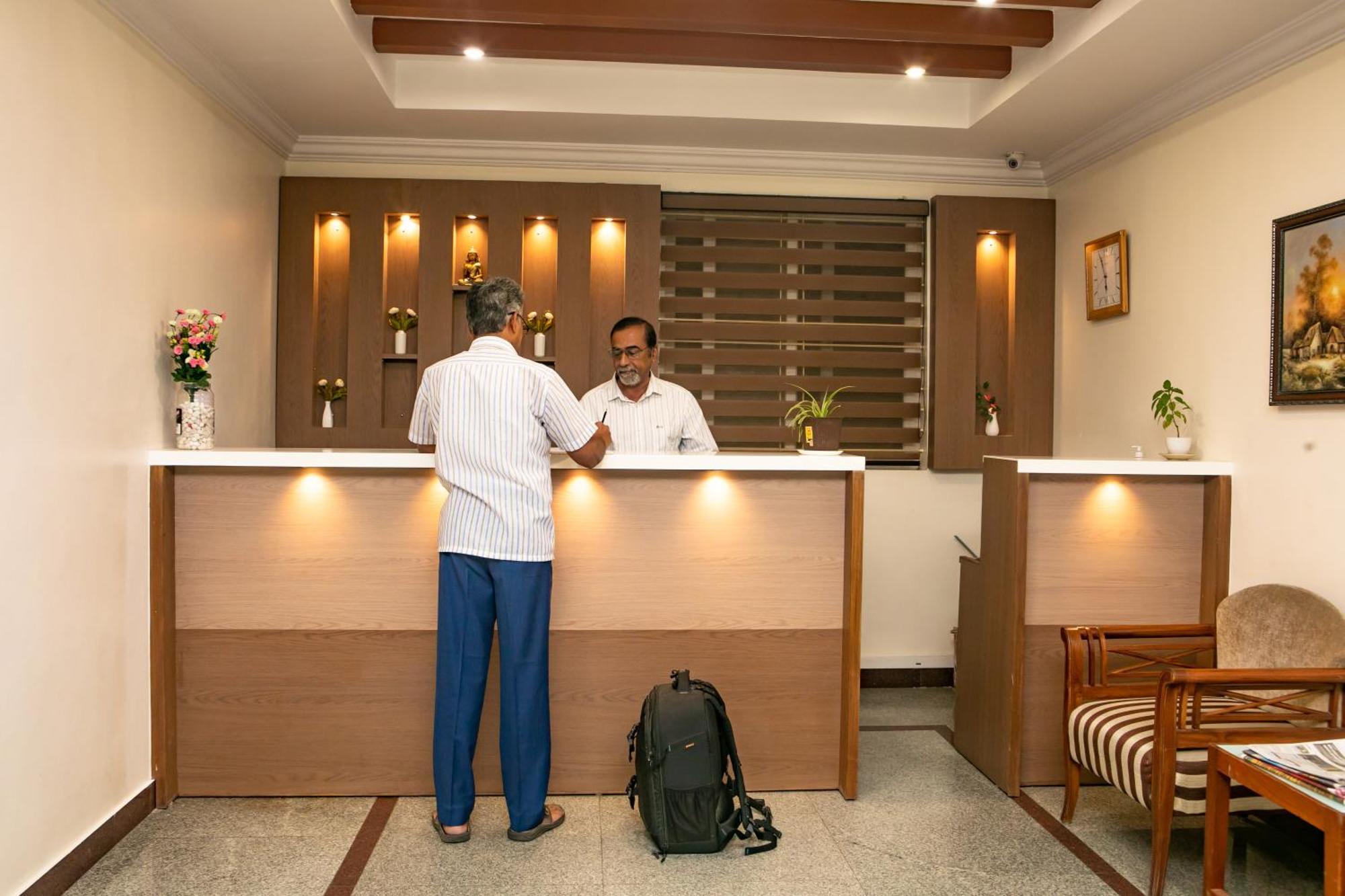 Hotel Stay Inn Бангалор Екстериор снимка